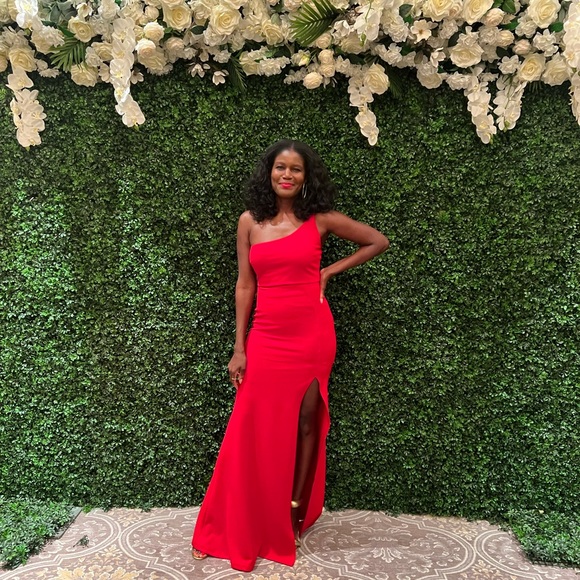 One Shoulder Red Gown - Picture 3 of 3